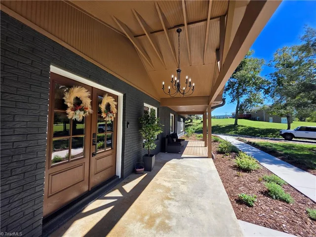 2591 Boomer Road, photo 4 of 38