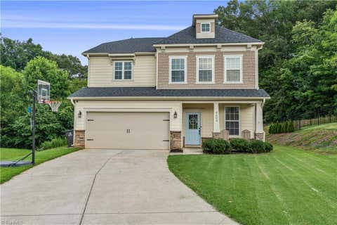 Homes For Sale - 4604 Fairway Run Drive<br/> Forsyth County, Pfafftown, NC 27040