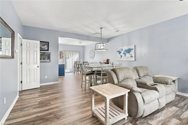 7217 Olmstead Drive Unit A, photo 5 of 31