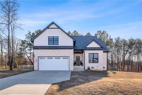 Homes For Sale - 112 Yount Road<br/> Eden, NC 27288