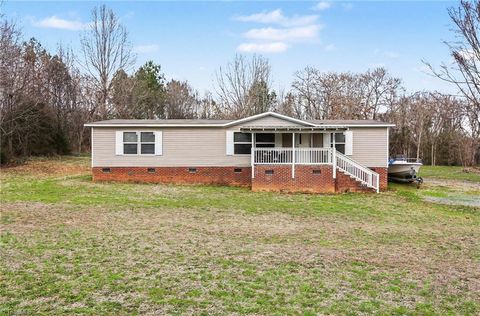 Mobile Home For Sale - 4963 Thom Road<br/> Mebane, NC 27302