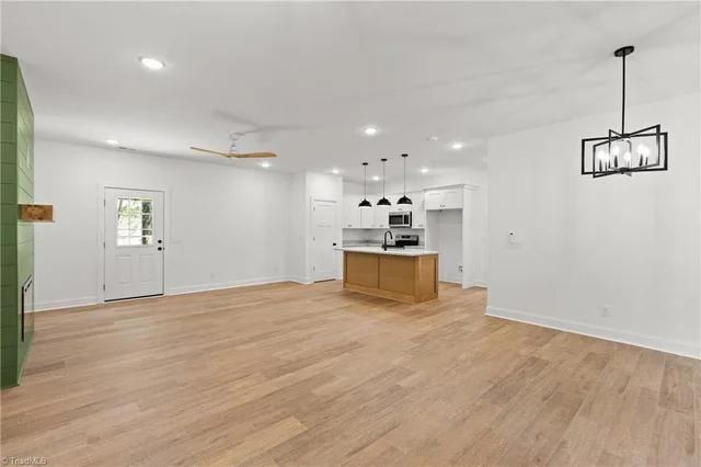 241 Bethania Street, photo 4 of 22