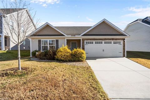 637 Southwick Place Mebane NC 27302