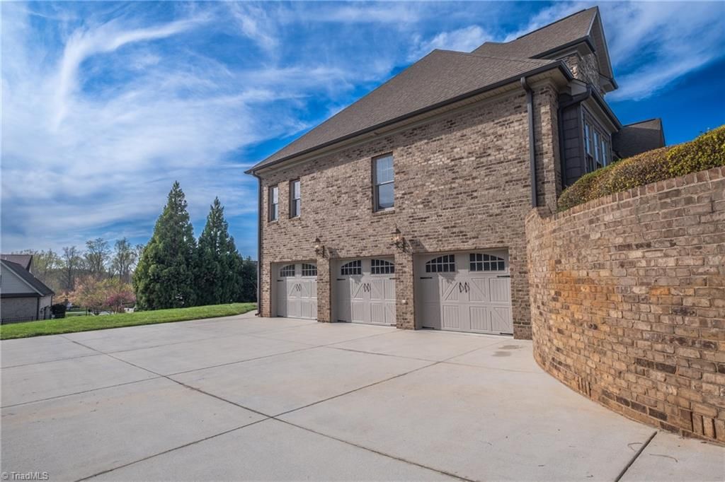 listing image 44