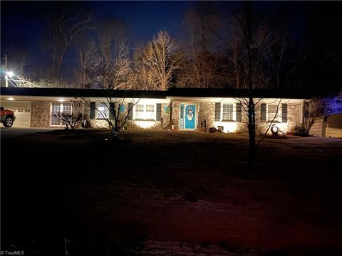 A home in Kernersville