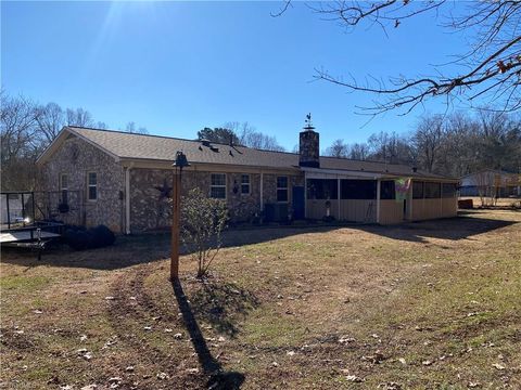 A home in Kernersville