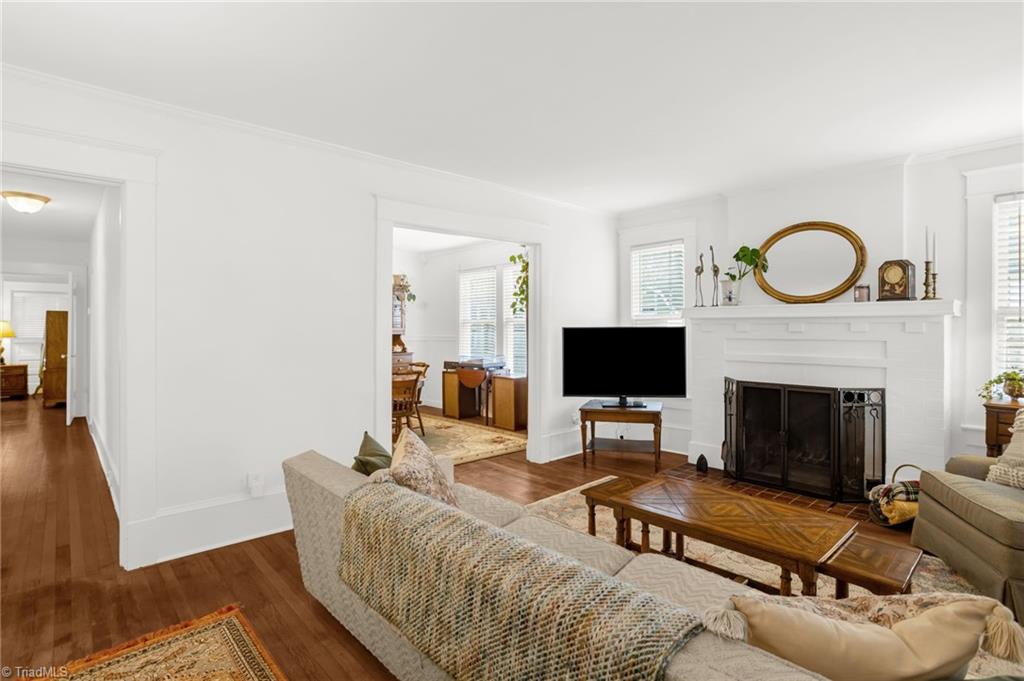 Greensboro, North Carolina 27403, United States, 3 Bedrooms Bedrooms, ,2 BathroomsBathrooms,Residential,Pending,5140