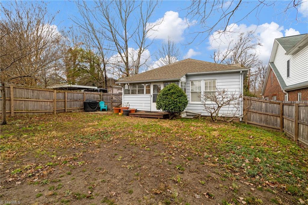 Greensboro, North Carolina 27403, United States, 3 Bedrooms Bedrooms, ,2 BathroomsBathrooms,Residential,Pending,5140