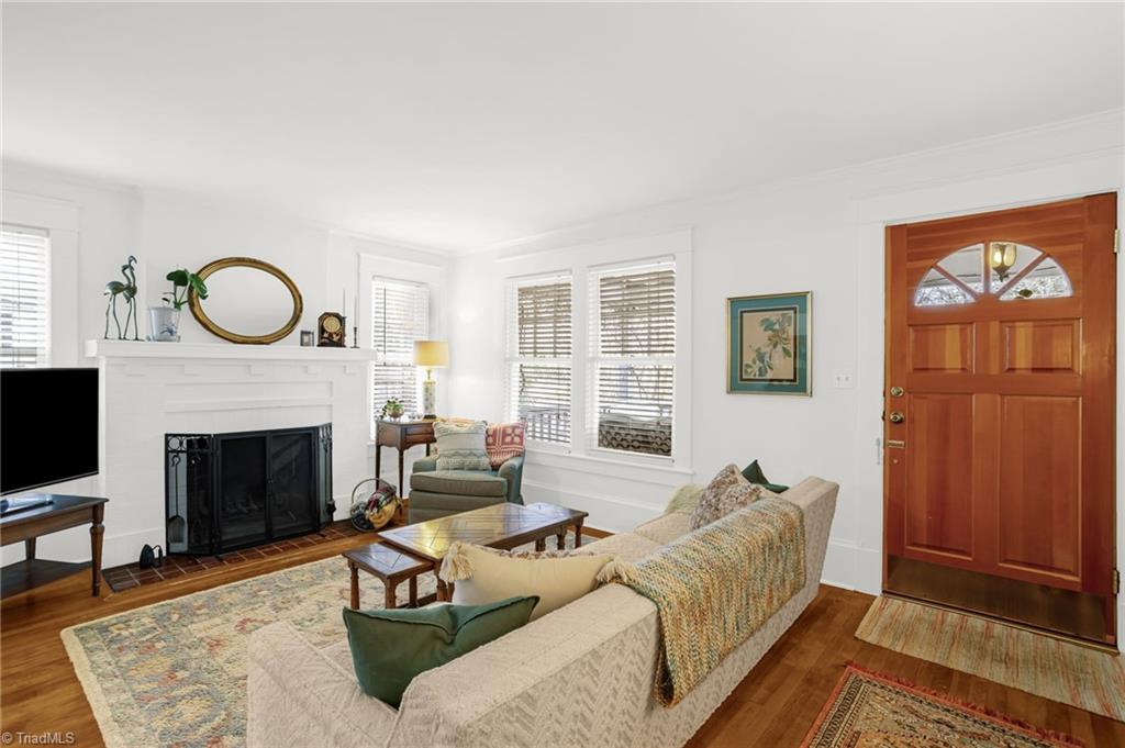 Greensboro, North Carolina 27403, United States, 3 Bedrooms Bedrooms, ,2 BathroomsBathrooms,Residential,Pending,5140