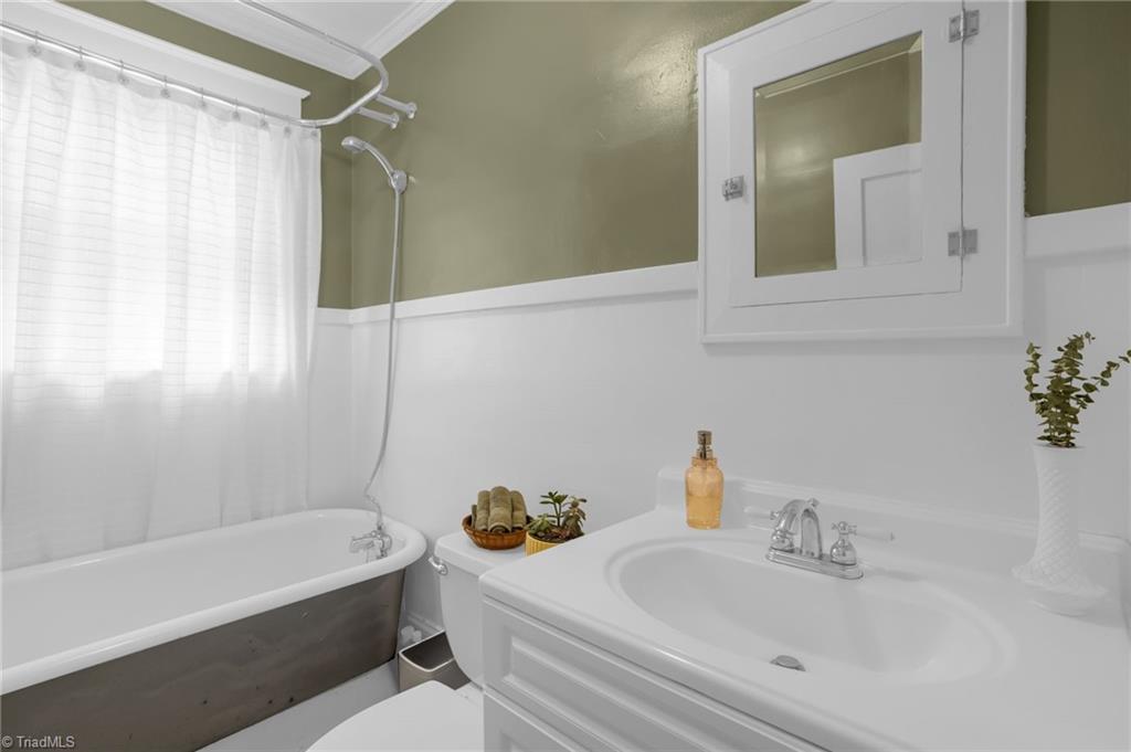 Greensboro, North Carolina 27403, United States, 3 Bedrooms Bedrooms, ,2 BathroomsBathrooms,Residential,Pending,5140