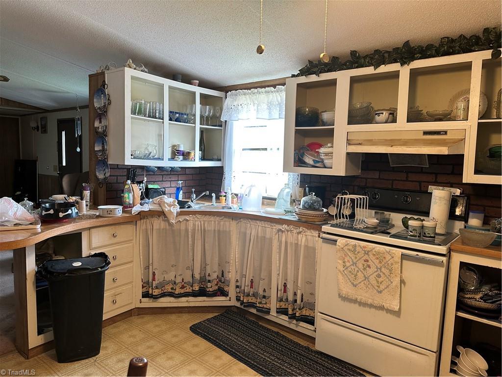 4832 Vienna Dozier Road