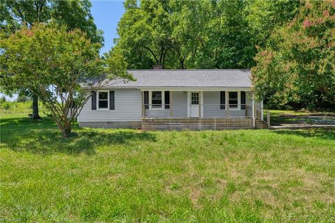 Homes For Sale - 4956 Thom Road<br/> Mebane, NC 27302