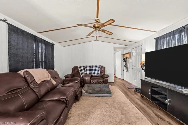 4809 Cameron Circle, photo 3 of 16