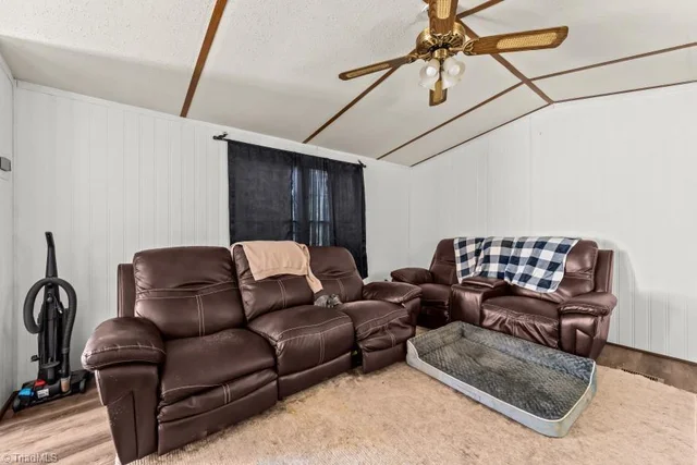 4809 Cameron Circle, photo 4 of 16