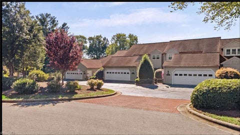Townhouse For Sale - 122 Warwicke Place<br/> Advance, NC 27006