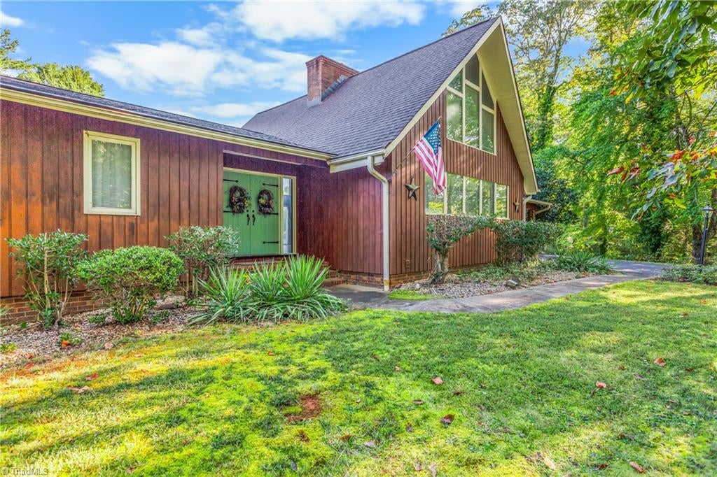 Photo of 5901 La Sierra Drive, Pfafftown, NC 27040 (MLS # 1237641)