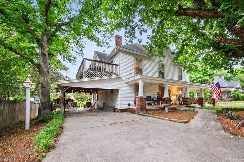 Photo of 216 W 2nd Street, Denton, NC 27239 (MLS # 1218344)