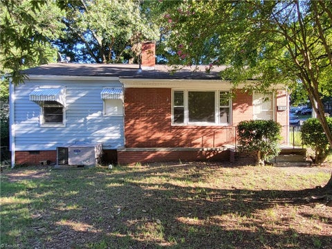 Homes For Sale - 725 Cliffside Avenue<br/> High Point, NC 27260