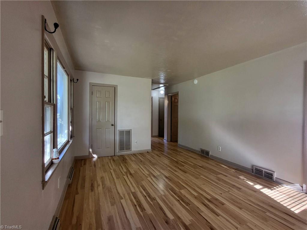 Photo of 725 Cliffside Avenue, High Point, NC 27260 (MLS # 1230017)