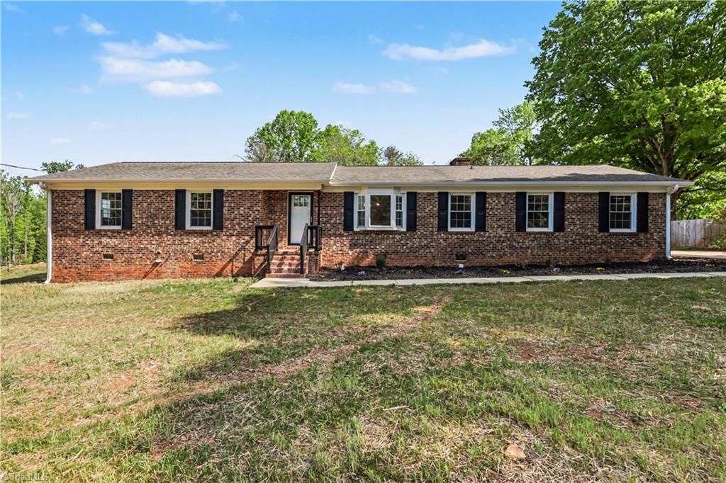 Photo of 2314 Bonnie Lane, Summerfield, NC 27358 (MLS # 1216258)