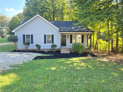 Homes For Sale - 627 Kenneth Road<br/> Greensboro, NC 27455