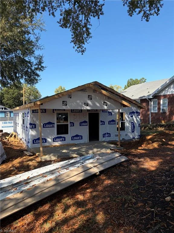 516 Twin Oak Court, photo 1 of 11