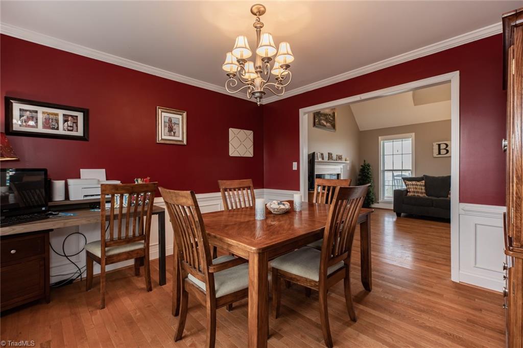 Photo 12 of 49 of 1057 E Westmoreland Road house