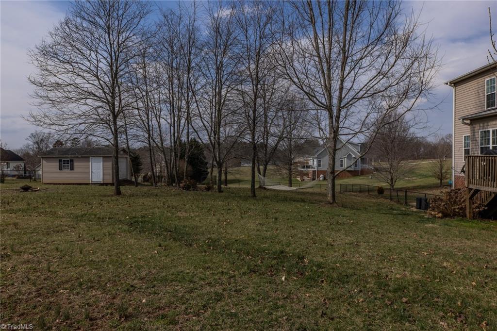 Photo 38 of 49 of 1057 E Westmoreland Road house
