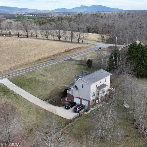 Photo 37 of 49 of 1057 E Westmoreland Road house