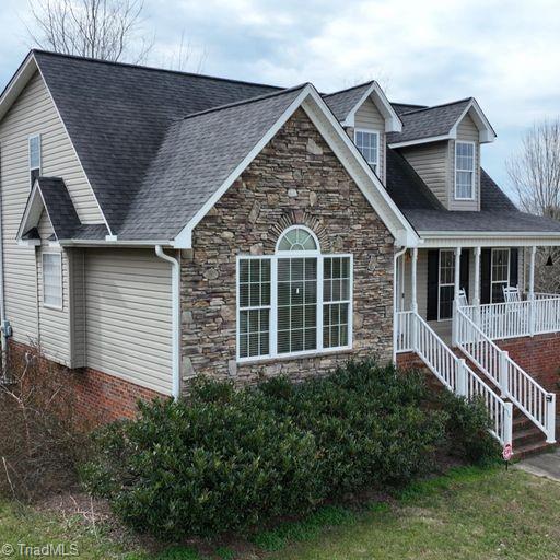 Photo 2 of 49 of 1057 E Westmoreland Road house