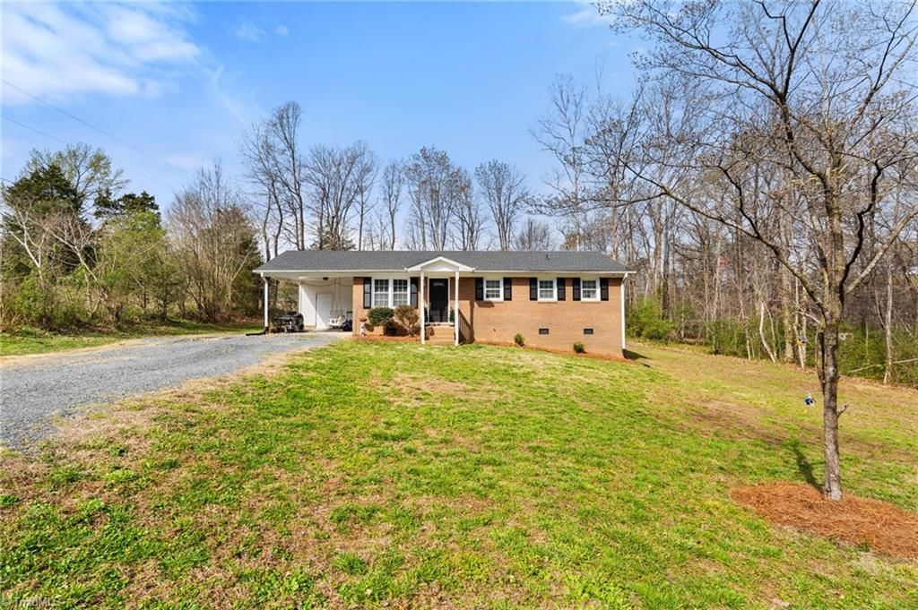 Photo of 450 Black Lake Road, Thomasville, NC 27360 (MLS # 1212368)
