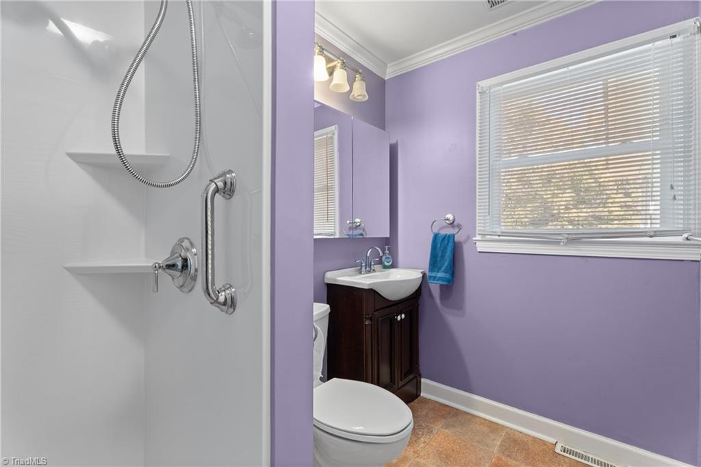 Kernersville, North Carolina 27284, United States, 3 Bedrooms Bedrooms, ,2 BathroomsBathrooms,Residential,Active,227560