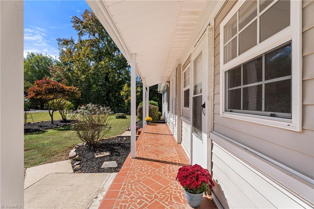 Kernersville, North Carolina 27284, United States, 3 Bedrooms Bedrooms, ,2 BathroomsBathrooms,Residential,Active,227560