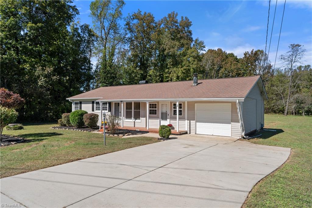 Kernersville, North Carolina 27284, United States, 3 Bedrooms Bedrooms, ,2 BathroomsBathrooms,Residential,Active,227560