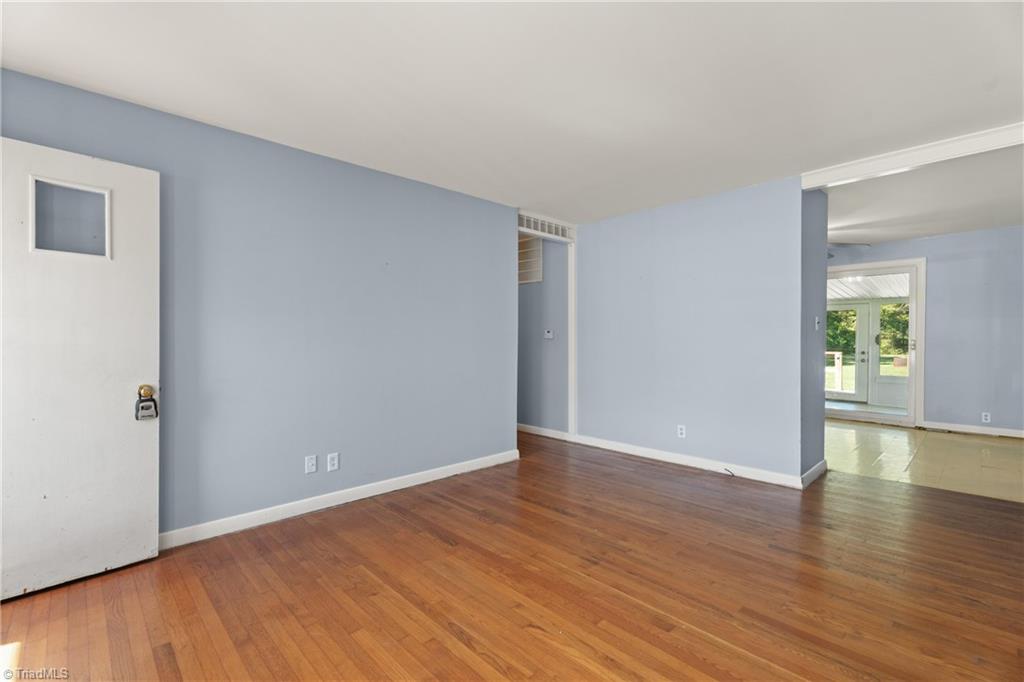 Kernersville, North Carolina 27284, United States, 3 Bedrooms Bedrooms, ,2 BathroomsBathrooms,Residential,Active,227560