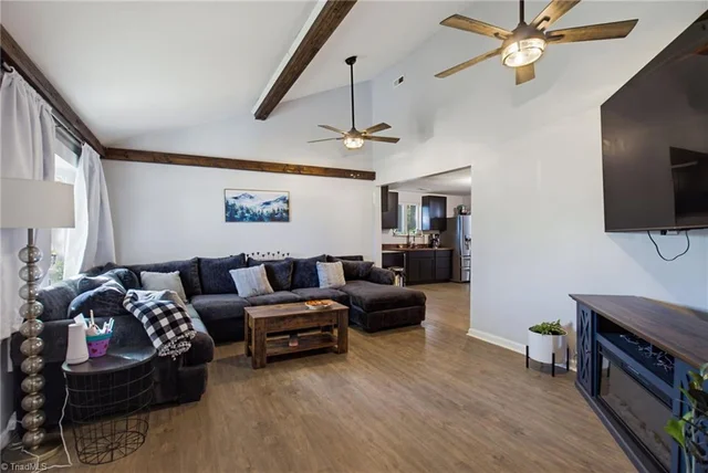 111 Englewood Drive, photo 5 of 30