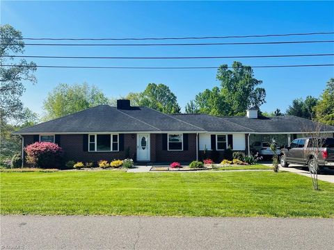 127 Pineview Drive, Mount Airy, NC 27030 - MLS#: 1140116