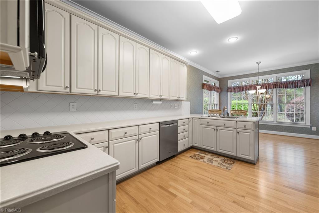 Winston-Salem, North Carolina 27106, United States, 3 Bedrooms Bedrooms, ,3 BathroomsBathrooms,Residential,Pending,105771