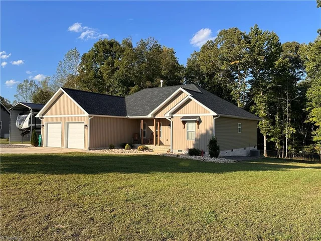 323 Chaney Loop Road, photo 4 of 34