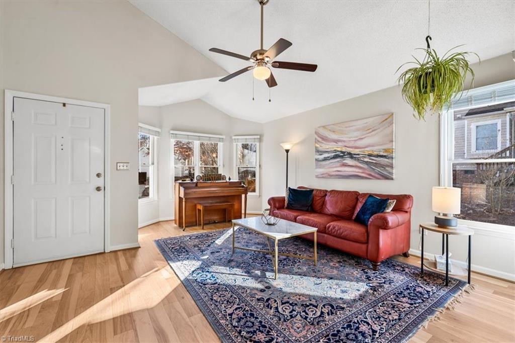 Greensboro, North Carolina 27455, United States, 3 Bedrooms Bedrooms, ,2 BathroomsBathrooms,Residential,Pending,6339