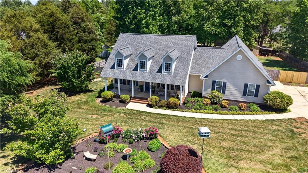 Photo of 6014 Evelyn Lane, Pleasant Garden, NC 27313 (MLS # 1218780)