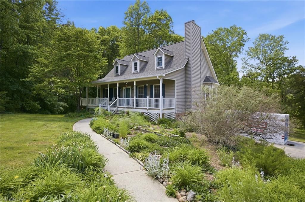 Photo of 227 Fox Den Drive, Lexington, NC 27295 (MLS # 1217747)