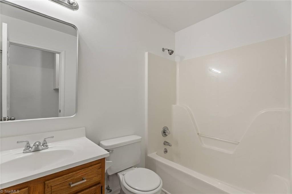 Winston-Salem, North Carolina 27104, United States, 3 Bedrooms Bedrooms, ,2 BathroomsBathrooms,Residential,Active,152920