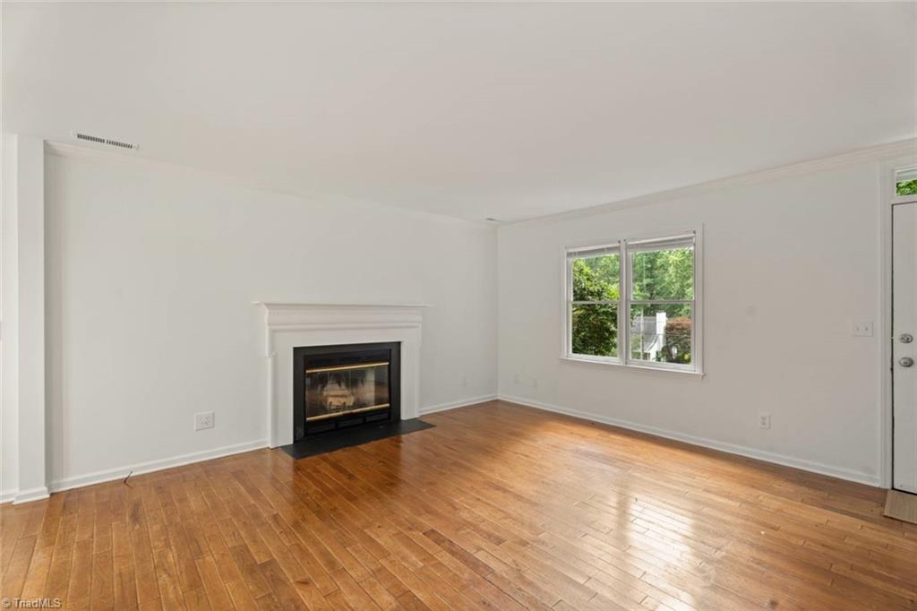 Winston-Salem, North Carolina 27104, United States, 3 Bedrooms Bedrooms, ,2 BathroomsBathrooms,Residential,Active,152920