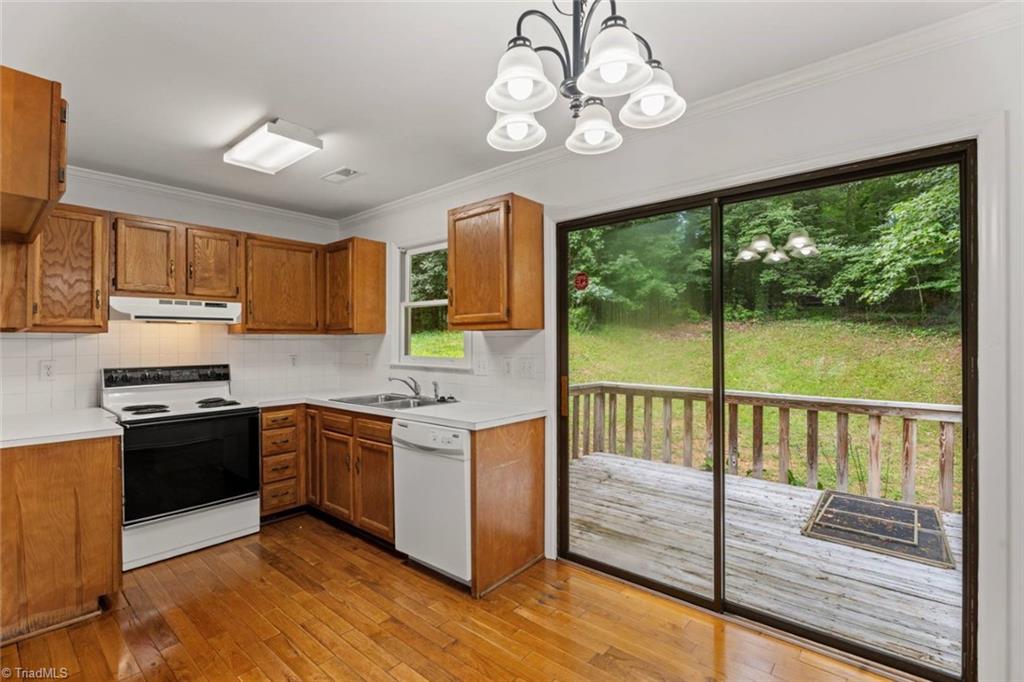 Winston-Salem, North Carolina 27104, United States, 3 Bedrooms Bedrooms, ,2 BathroomsBathrooms,Residential,Active,152920