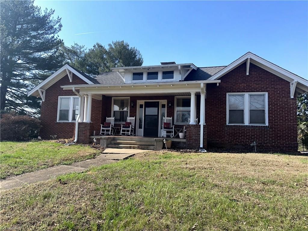 Photo of 549 E Pine Street, Mount Airy, NC 27030 (MLS # 1212542)