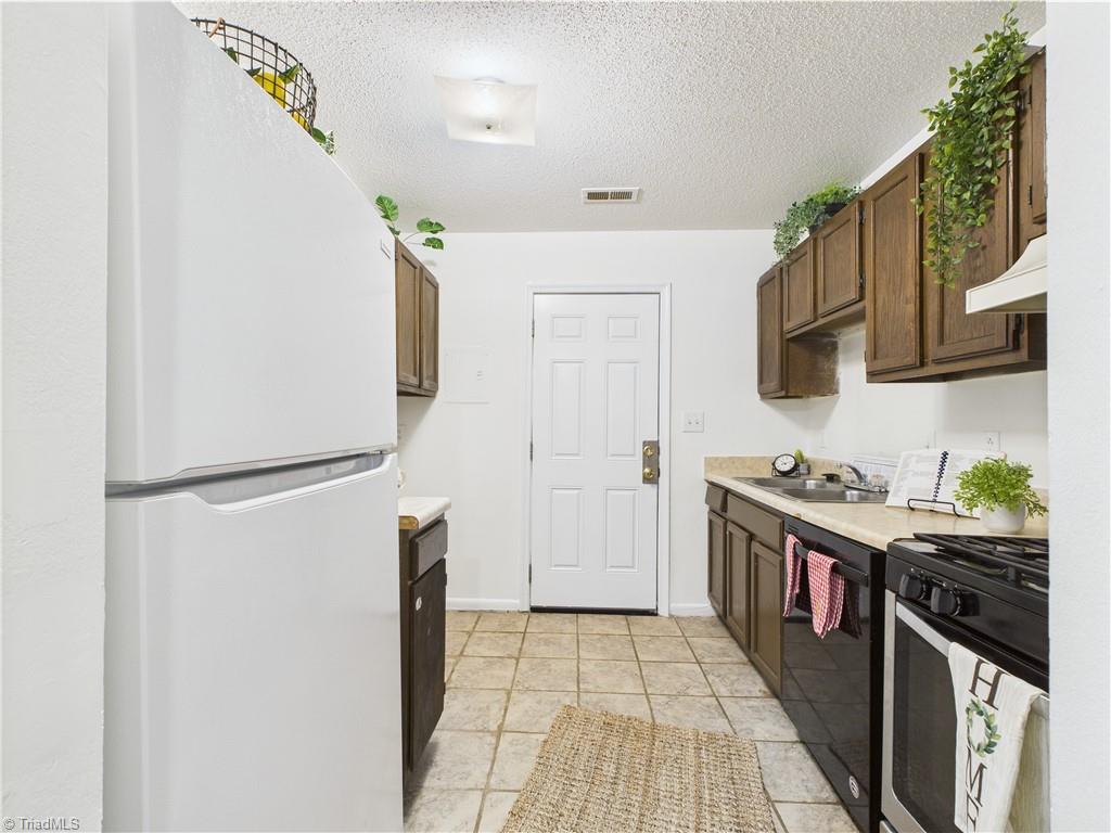 3919 Overland Heights, Greensboro, North Carolina image 10
