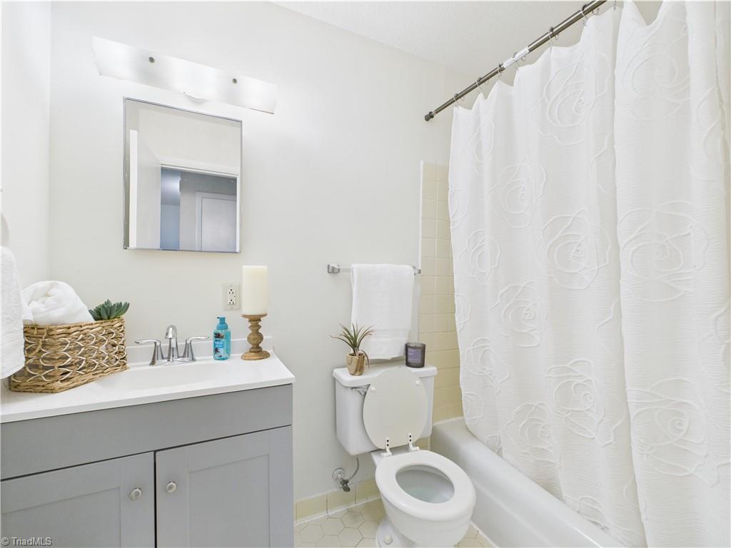 3919 Overland Heights, Greensboro, North Carolina image 19