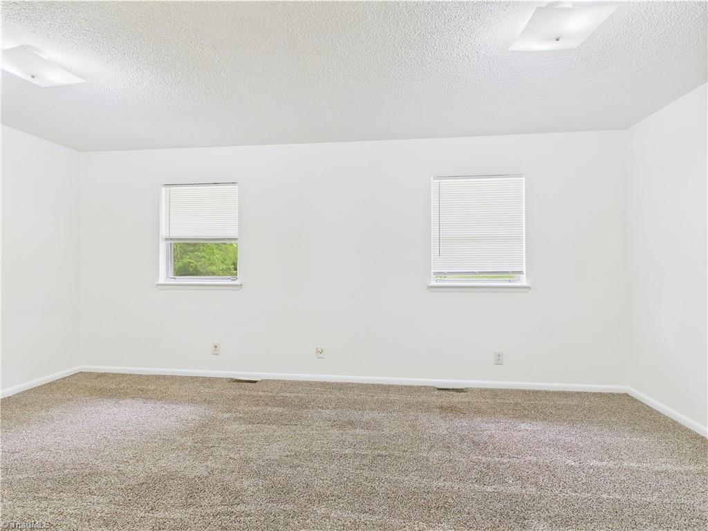 3919 Overland Heights, Greensboro, North Carolina image 23