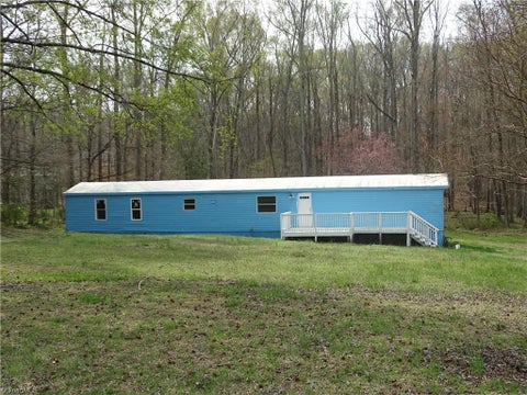 Homes For Sale - 453 Riverview Lane<br/> Lexington, NC 27292